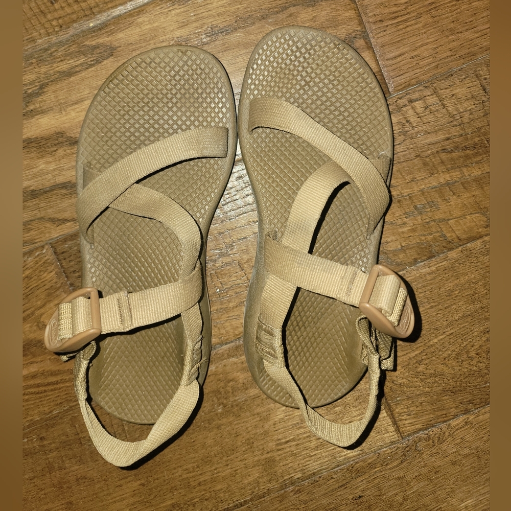 Chaco bone brown women's size 7